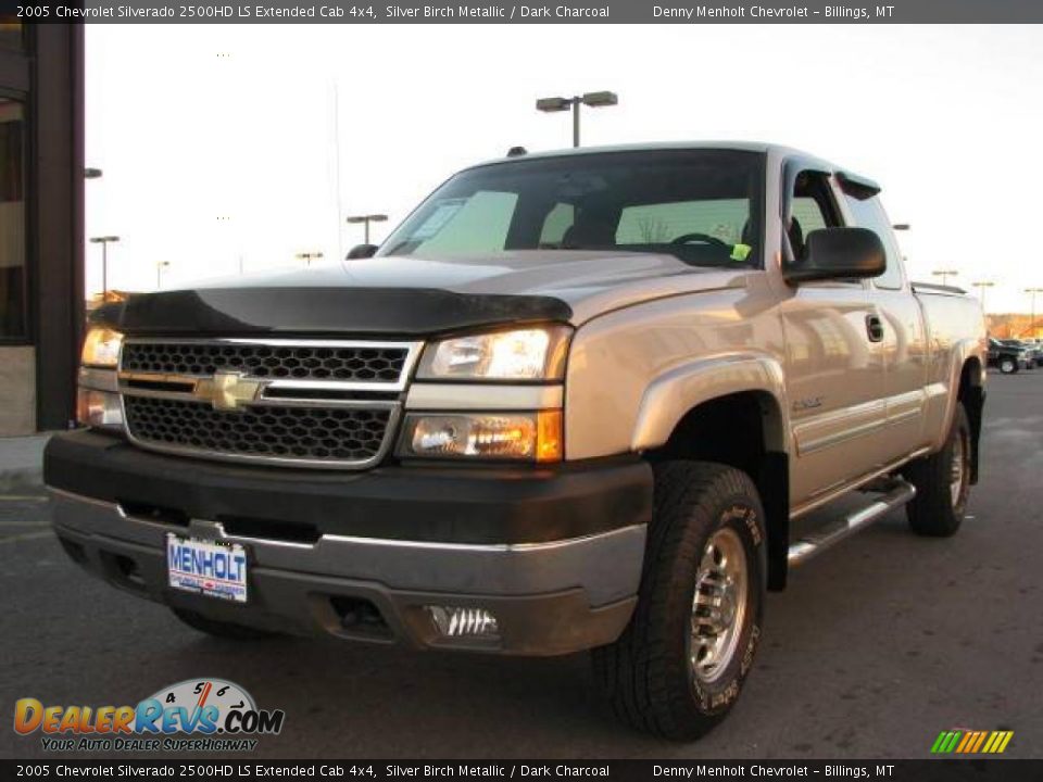 2005 Chevrolet Silverado 2500HD LS Extended Cab 4x4 Silver Birch Metallic / Dark Charcoal Photo #2