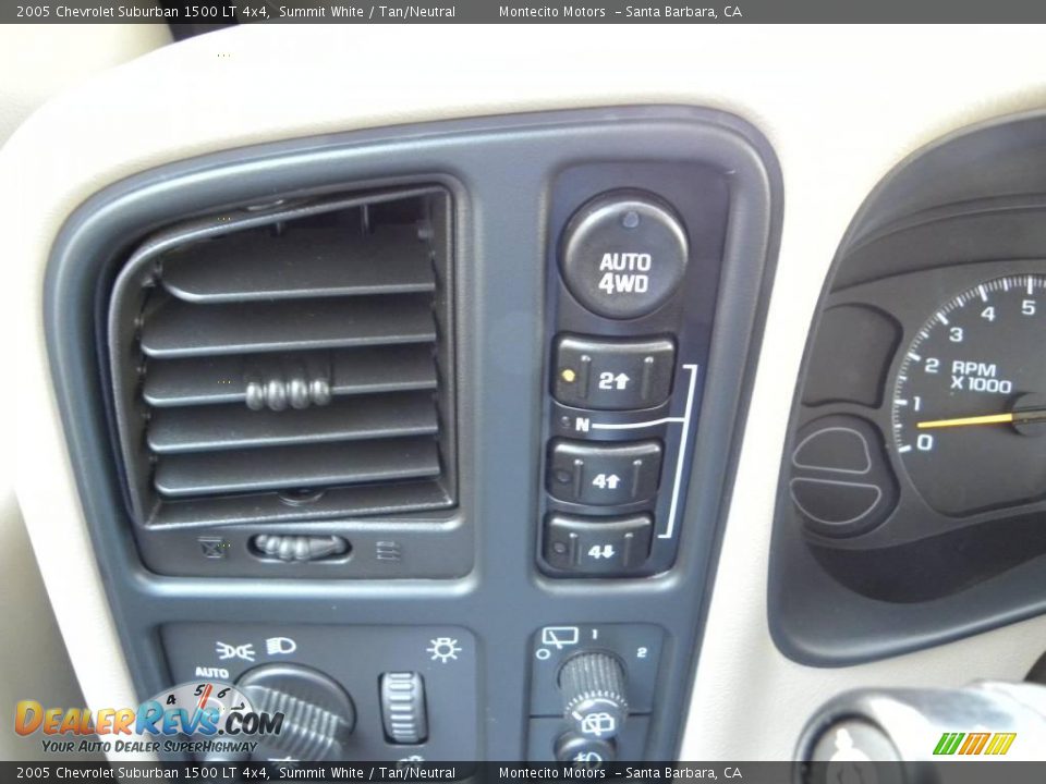 2005 Chevrolet Suburban 1500 LT 4x4 Summit White / Tan/Neutral Photo #30