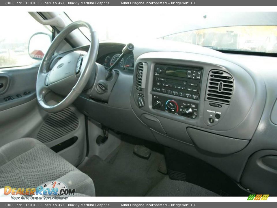 2002 Ford F150 XLT SuperCab 4x4 Black / Medium Graphite Photo #17
