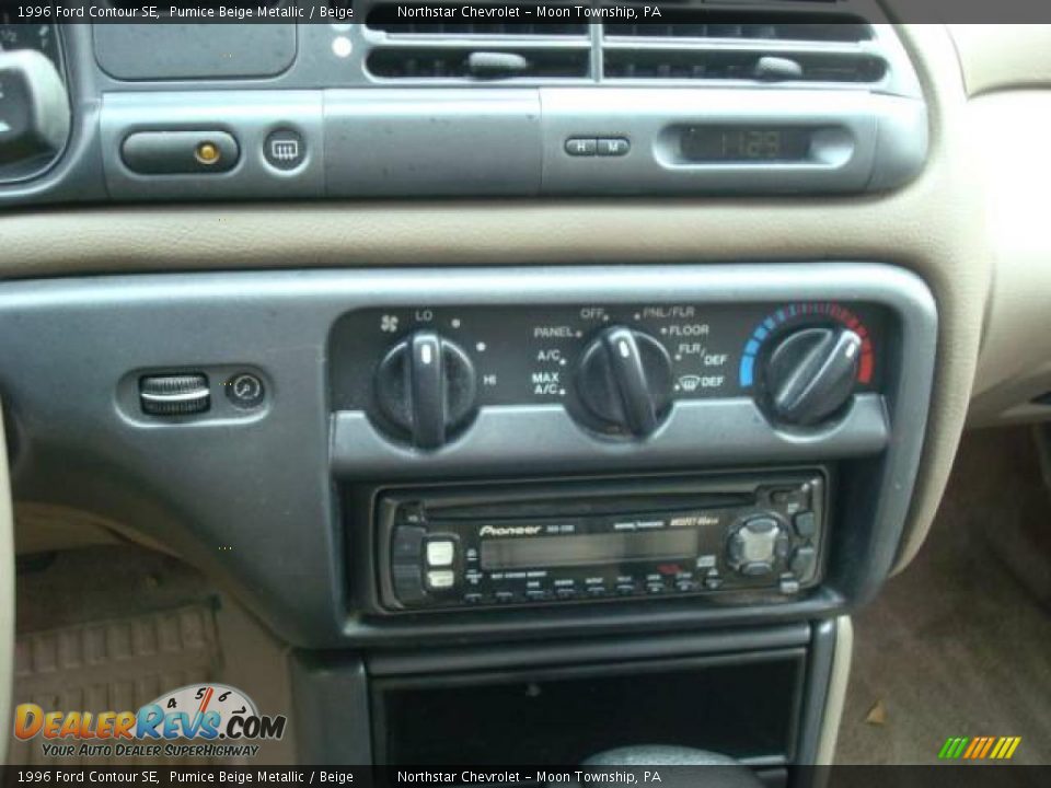 1996 Ford Contour SE Pumice Beige Metallic / Beige Photo #13