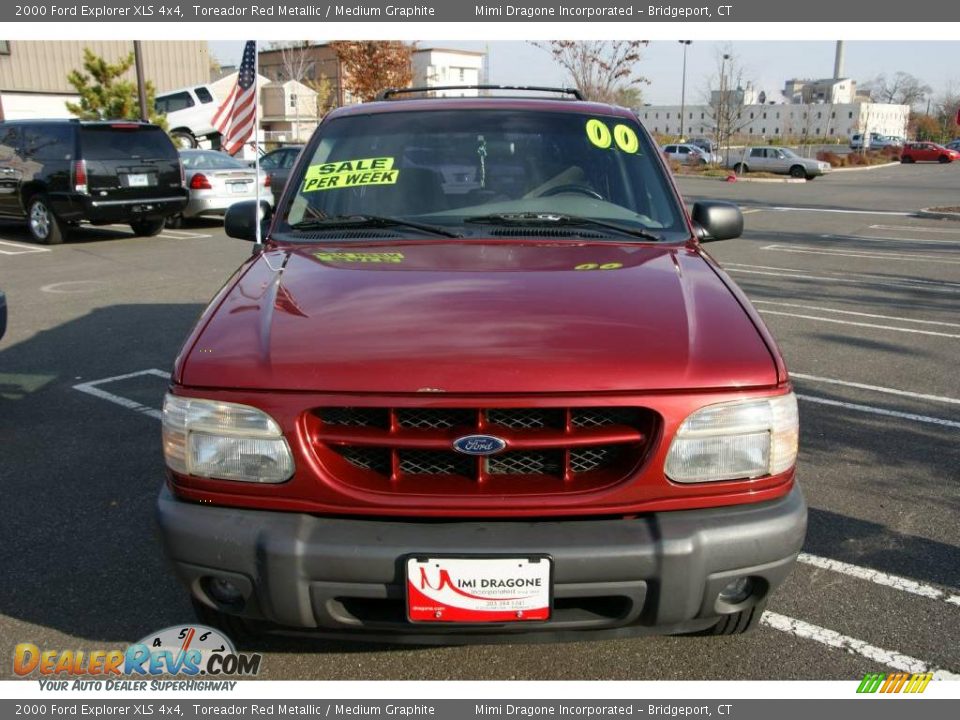 2000 Ford Explorer XLS 4x4 Toreador Red Metallic / Medium Graphite Photo #2