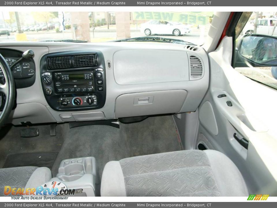 2000 Ford Explorer XLS 4x4 Toreador Red Metallic / Medium Graphite Photo #14