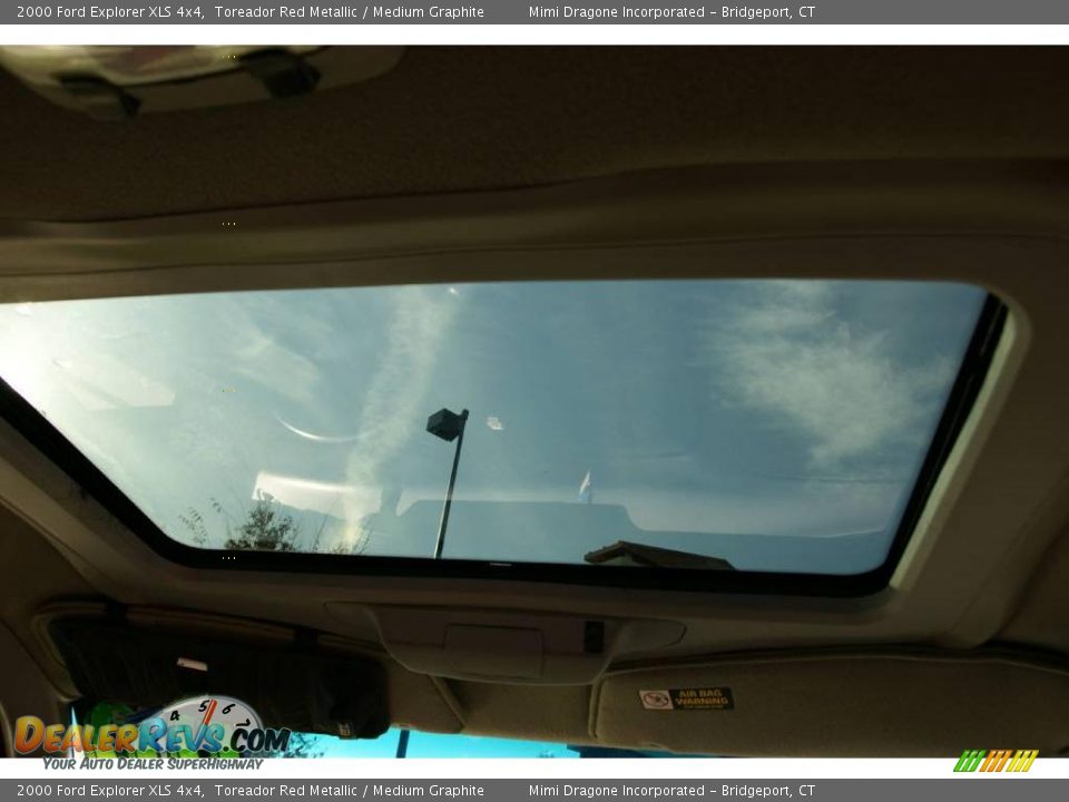 2000 Ford Explorer XLS 4x4 Toreador Red Metallic / Medium Graphite Photo #15