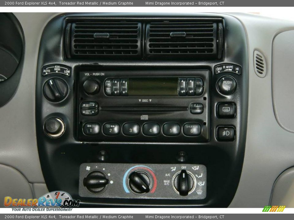 2000 Ford Explorer XLS 4x4 Toreador Red Metallic / Medium Graphite Photo #16
