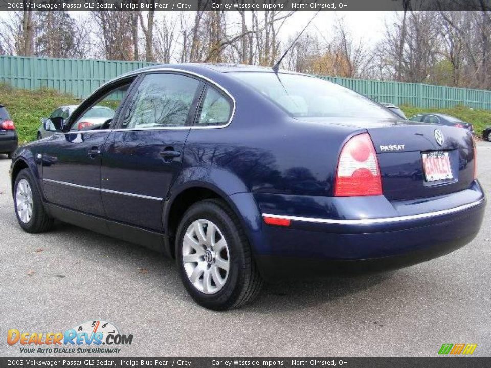 2003 Volkswagen Passat GLS Sedan Indigo Blue Pearl / Grey Photo #3