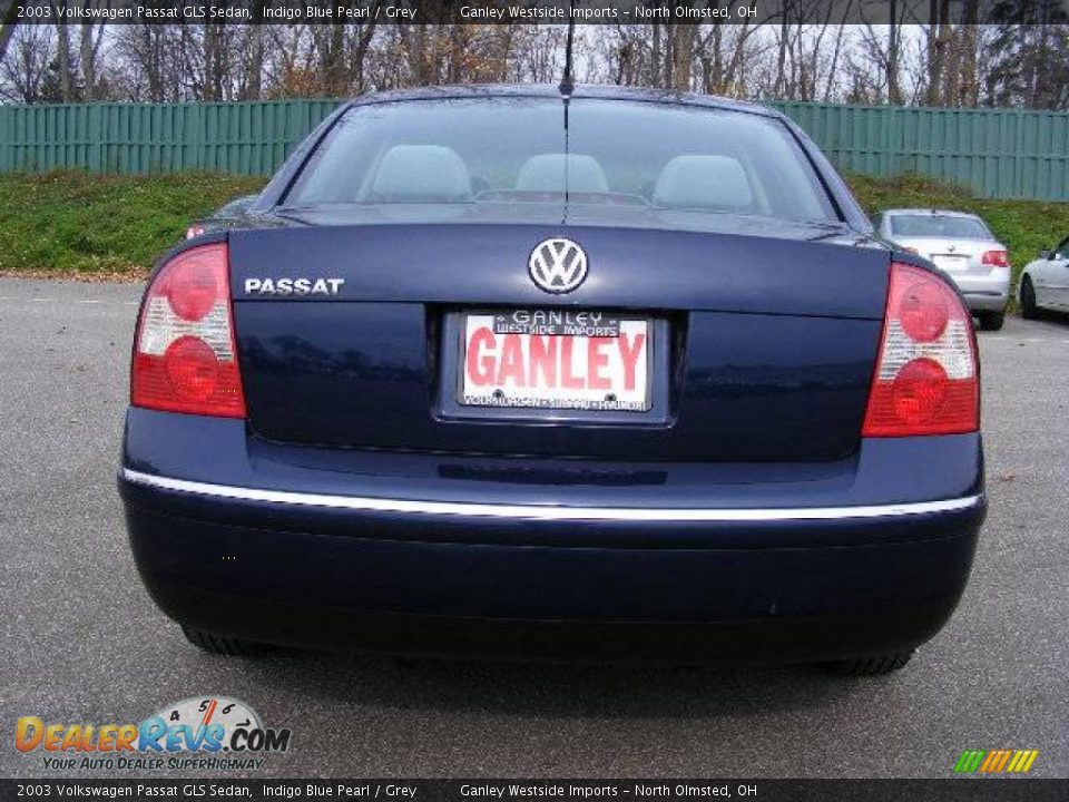 2003 Volkswagen Passat GLS Sedan Indigo Blue Pearl / Grey Photo #4
