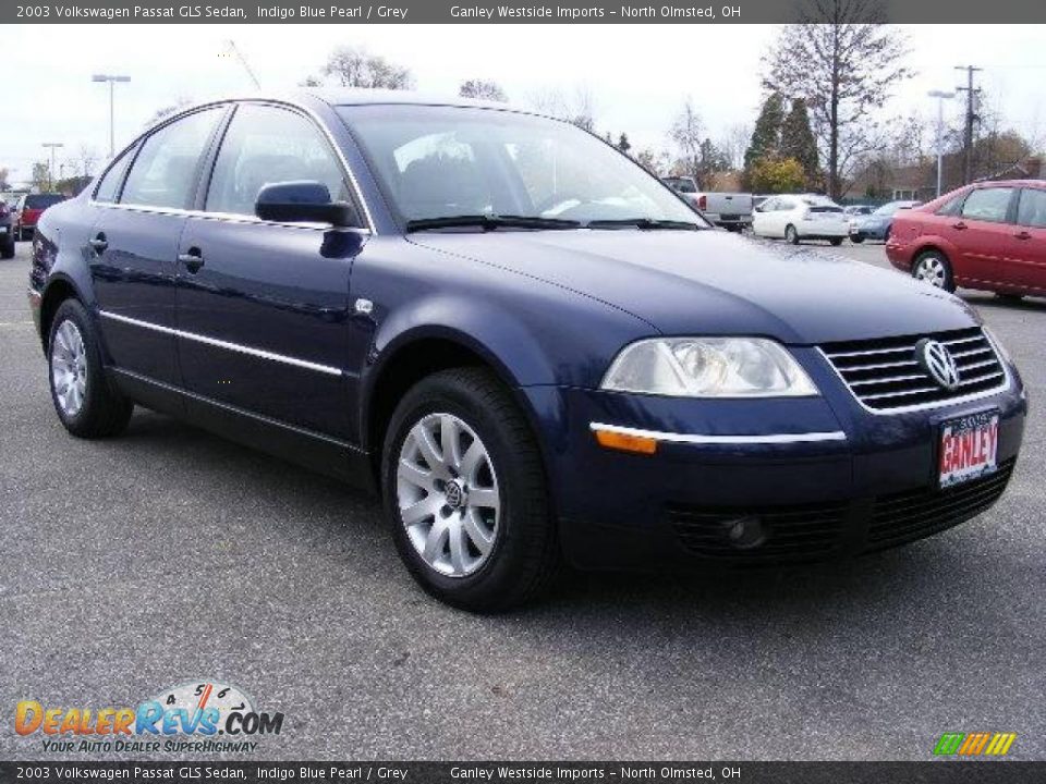 2003 Volkswagen Passat GLS Sedan Indigo Blue Pearl / Grey Photo #7