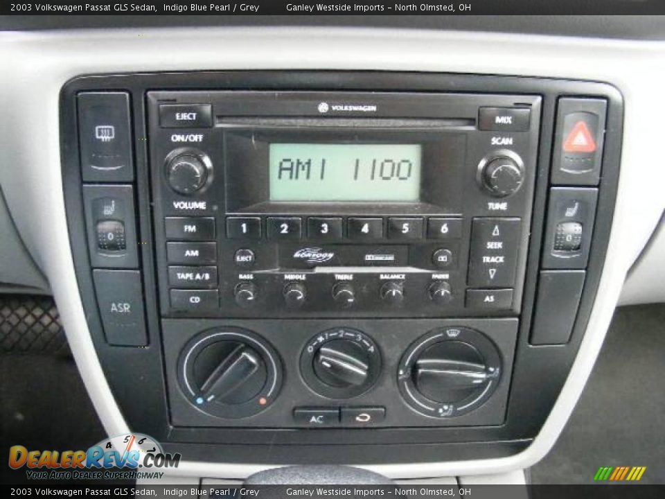 2003 Volkswagen Passat GLS Sedan Indigo Blue Pearl / Grey Photo #18