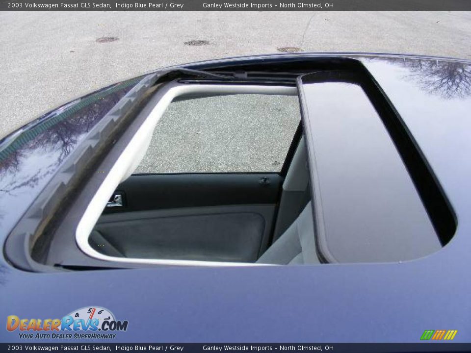 2003 Volkswagen Passat GLS Sedan Indigo Blue Pearl / Grey Photo #20