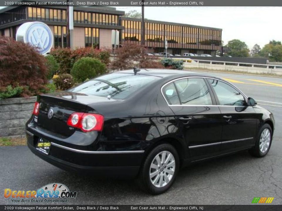 2009 Volkswagen Passat Komfort Sedan Deep Black / Deep Black Photo #3