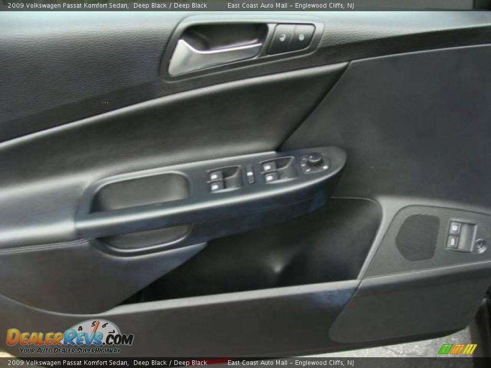 2009 Volkswagen Passat Komfort Sedan Deep Black / Deep Black Photo #6