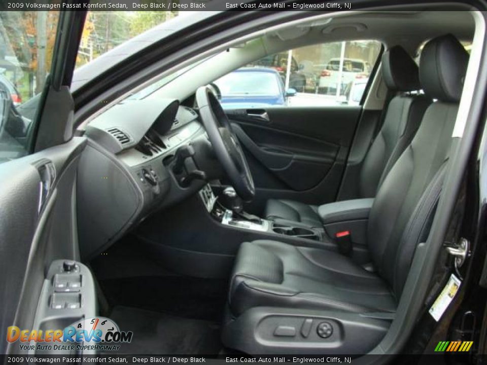2009 Volkswagen Passat Komfort Sedan Deep Black / Deep Black Photo #7