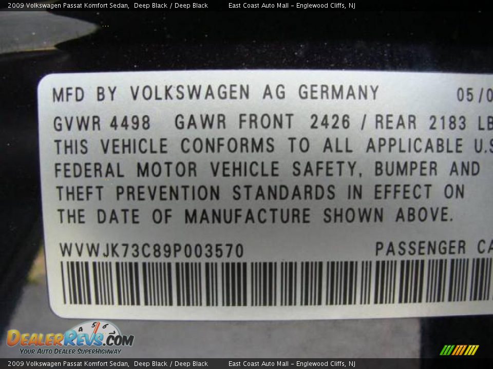 2009 Volkswagen Passat Komfort Sedan Deep Black / Deep Black Photo #15