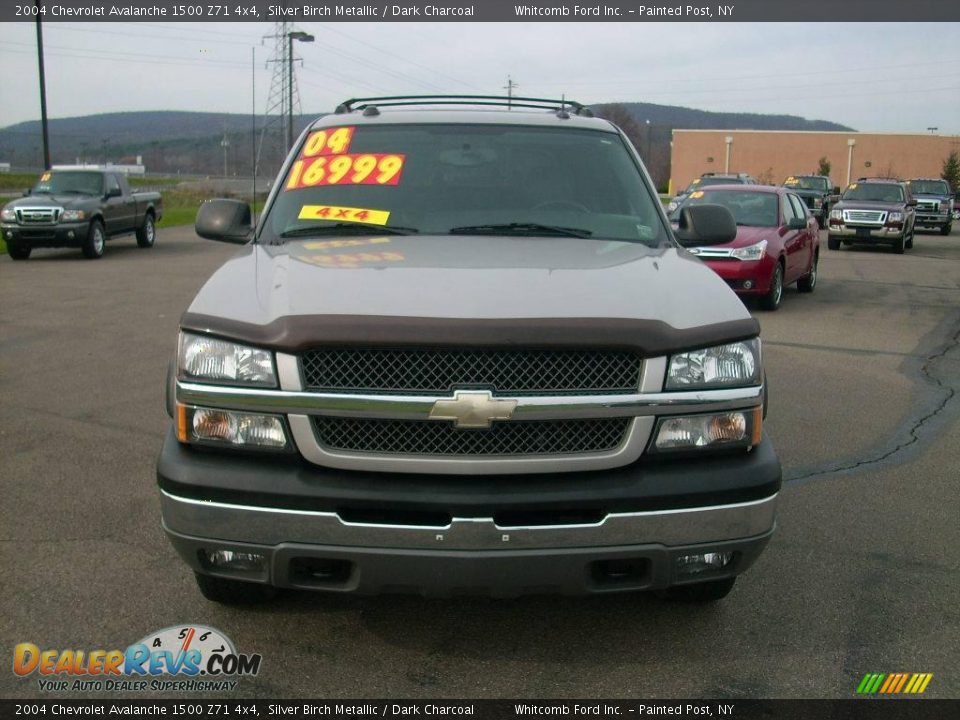 2004 Chevrolet Avalanche 1500 Z71 4x4 Silver Birch Metallic / Dark Charcoal Photo #2