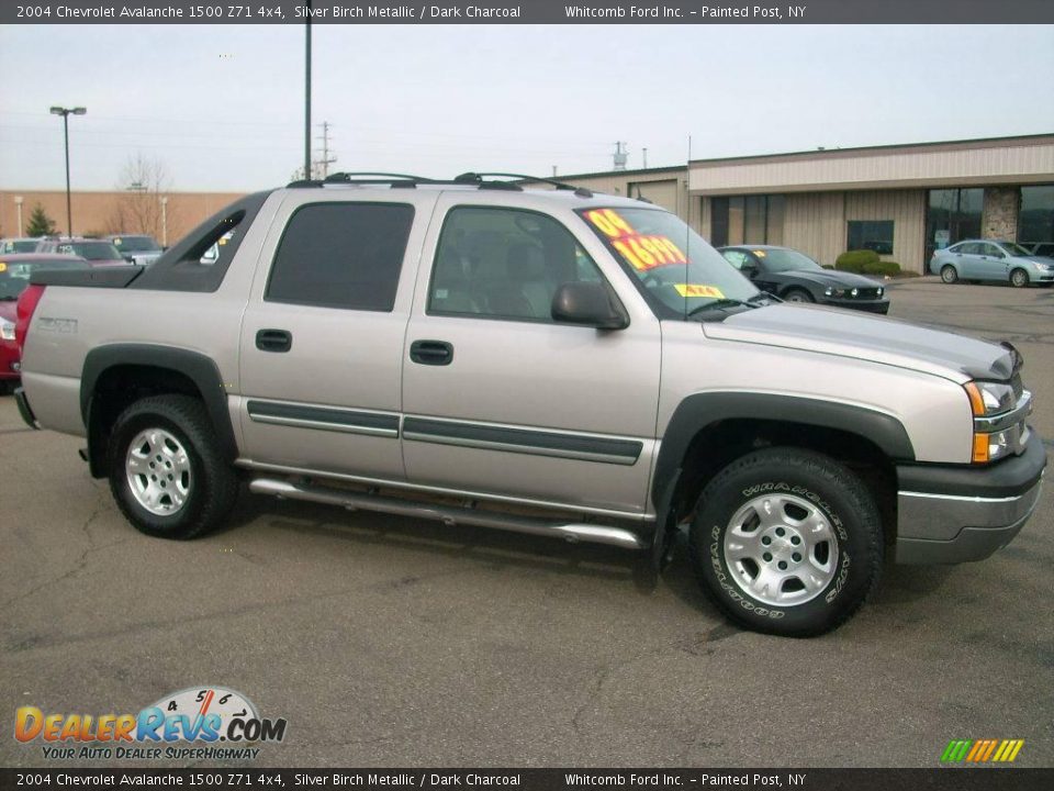 2004 Chevrolet Avalanche 1500 Z71 4x4 Silver Birch Metallic / Dark Charcoal Photo #4