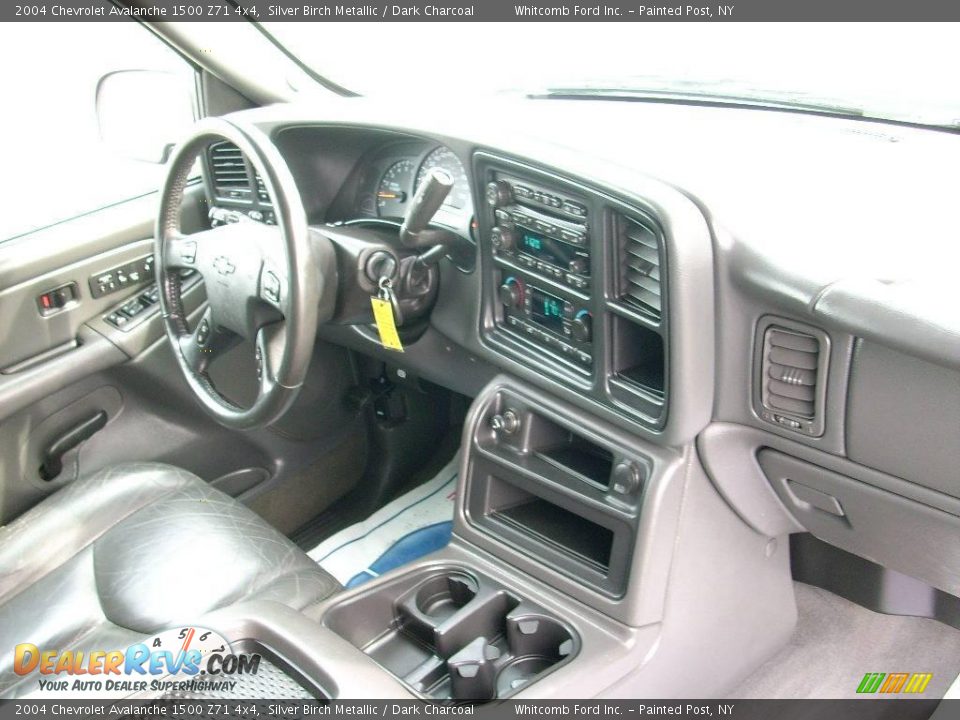 2004 Chevrolet Avalanche 1500 Z71 4x4 Silver Birch Metallic / Dark Charcoal Photo #8