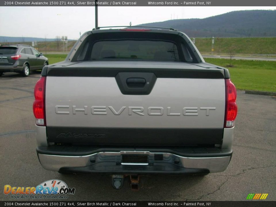 2004 Chevrolet Avalanche 1500 Z71 4x4 Silver Birch Metallic / Dark Charcoal Photo #13