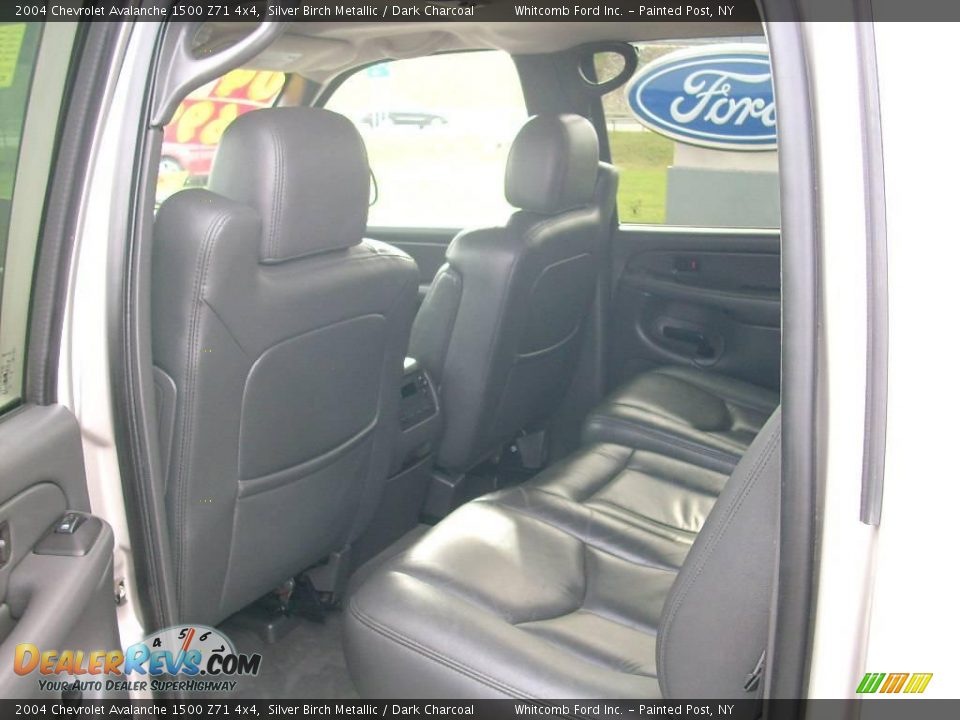 2004 Chevrolet Avalanche 1500 Z71 4x4 Silver Birch Metallic / Dark Charcoal Photo #17