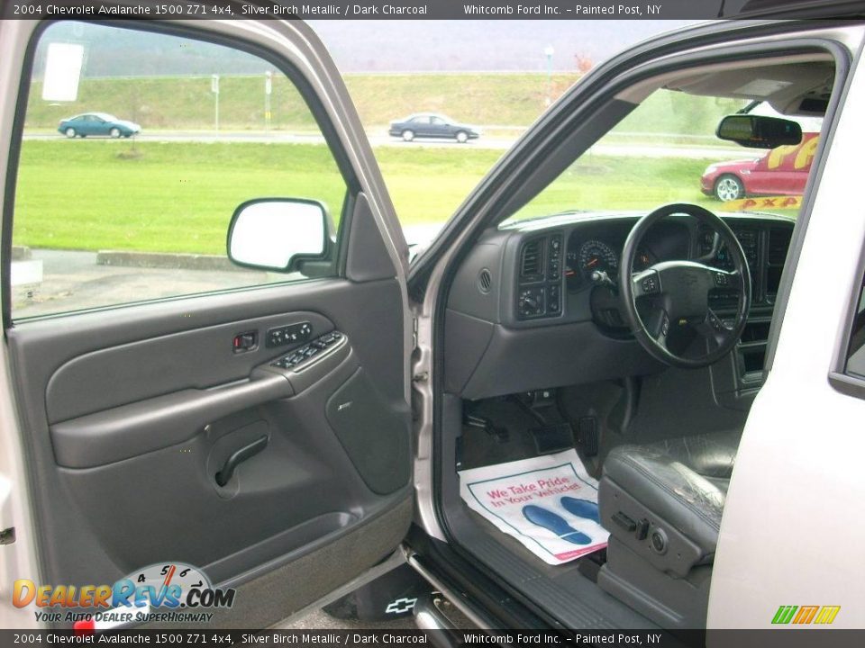 2004 Chevrolet Avalanche 1500 Z71 4x4 Silver Birch Metallic / Dark Charcoal Photo #18