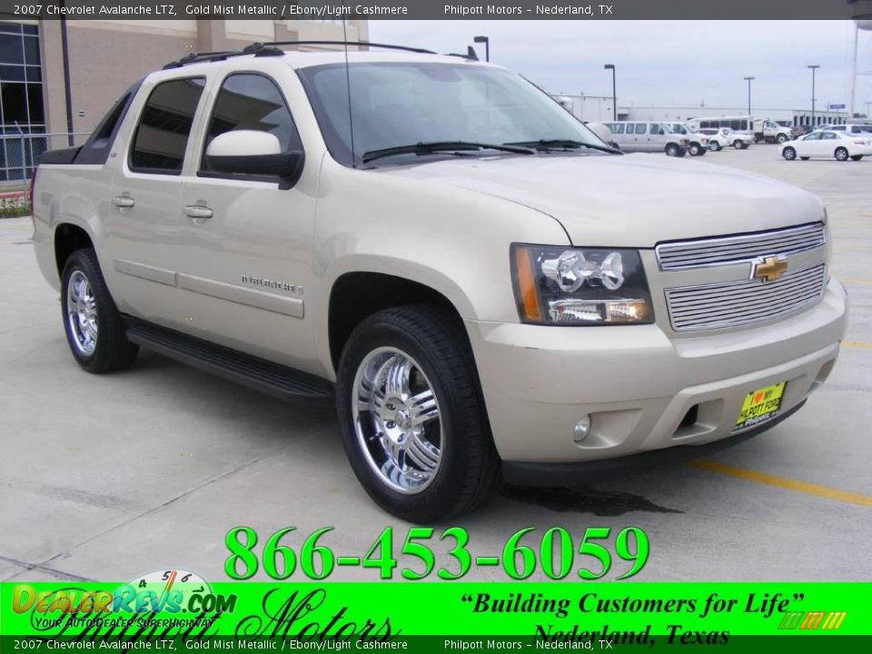 2007 Chevrolet Avalanche LTZ Gold Mist Metallic / Ebony/Light Cashmere Photo #1