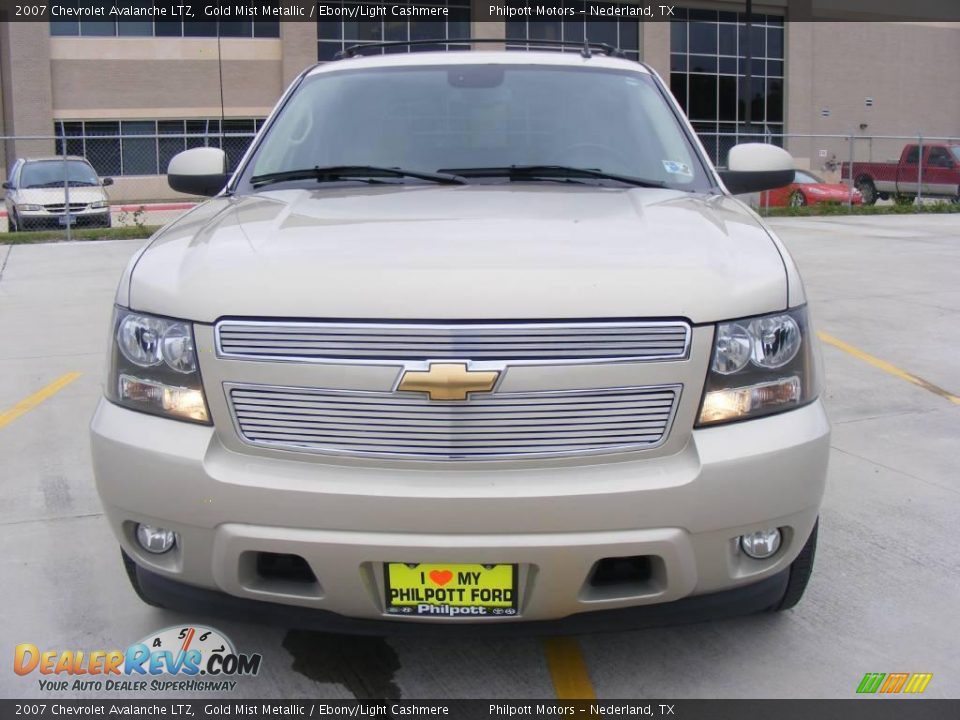 2007 Chevrolet Avalanche LTZ Gold Mist Metallic / Ebony/Light Cashmere Photo #8