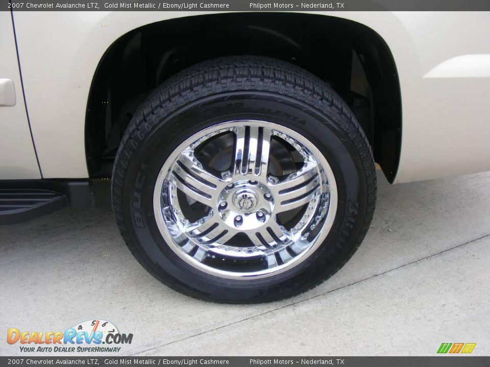 2007 Chevrolet Avalanche LTZ Gold Mist Metallic / Ebony/Light Cashmere Photo #13