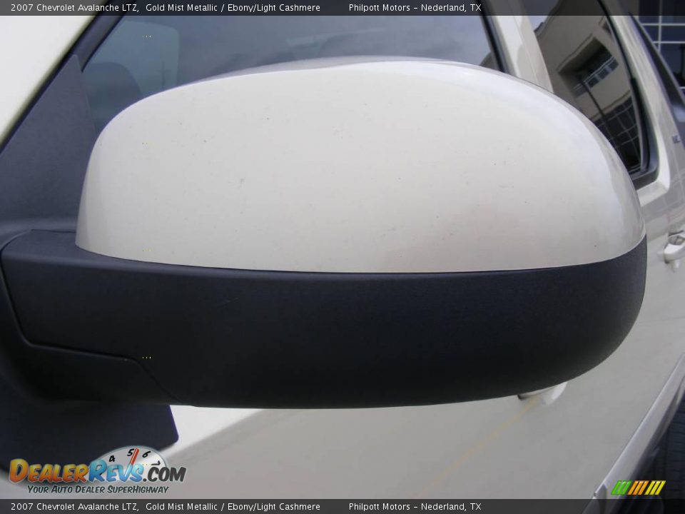 2007 Chevrolet Avalanche LTZ Gold Mist Metallic / Ebony/Light Cashmere Photo #16