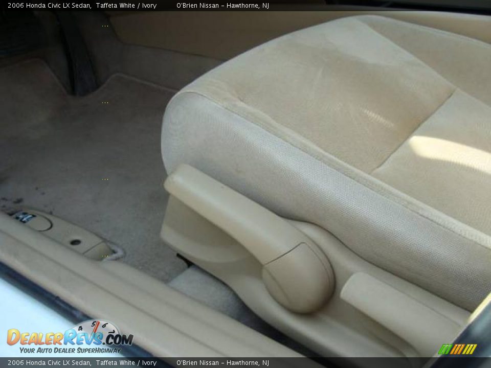 2006 Honda Civic LX Sedan Taffeta White / Ivory Photo #10