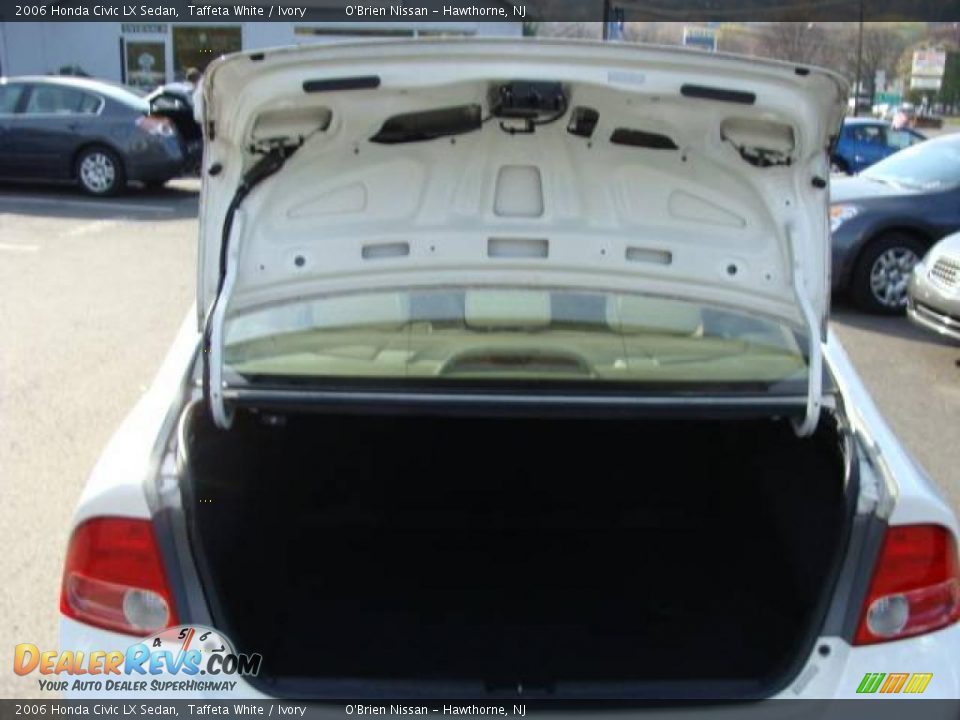 2006 Honda Civic LX Sedan Taffeta White / Ivory Photo #17