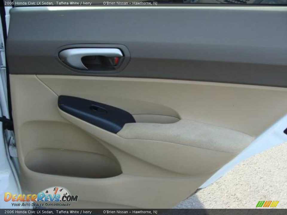 2006 Honda Civic LX Sedan Taffeta White / Ivory Photo #18