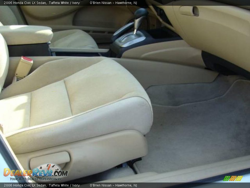 2006 Honda Civic LX Sedan Taffeta White / Ivory Photo #22
