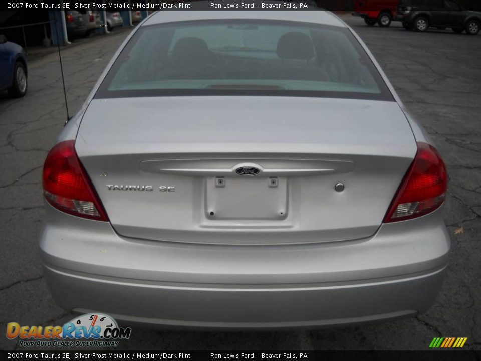 2007 Ford Taurus SE Silver Frost Metallic / Medium/Dark Flint Photo #3