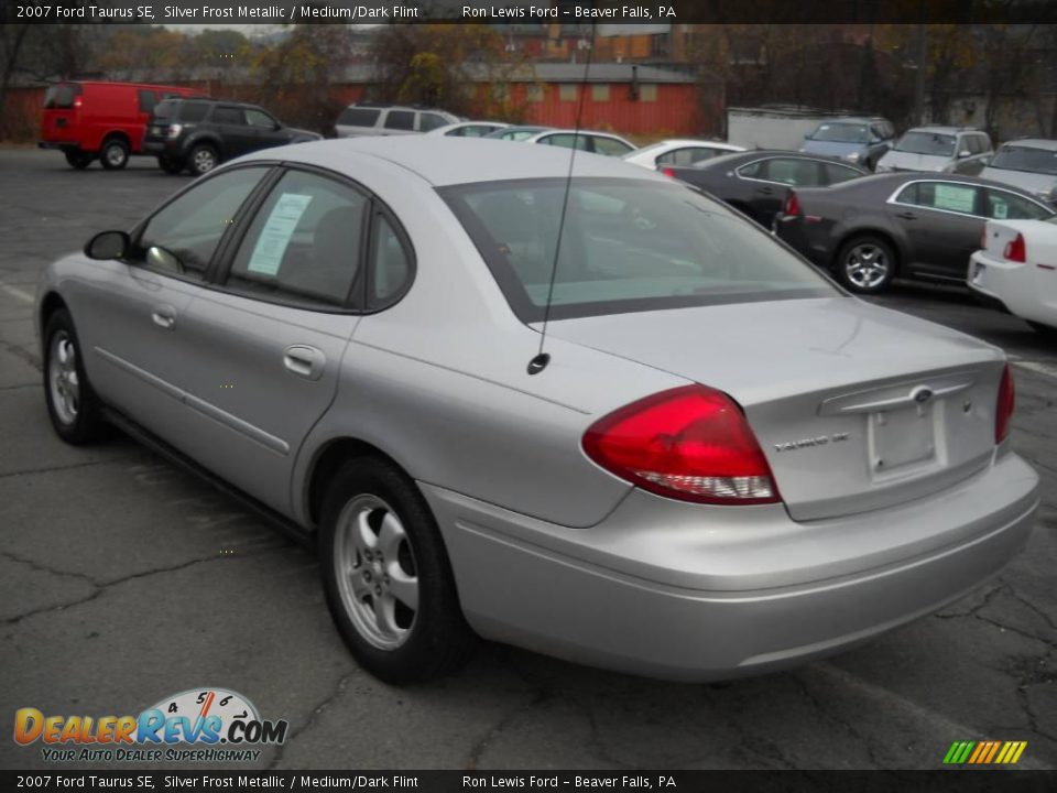 2007 Ford Taurus SE Silver Frost Metallic / Medium/Dark Flint Photo #4