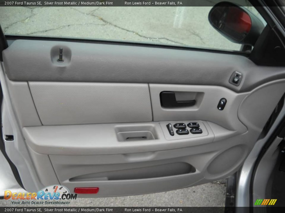 2007 Ford Taurus SE Silver Frost Metallic / Medium/Dark Flint Photo #6