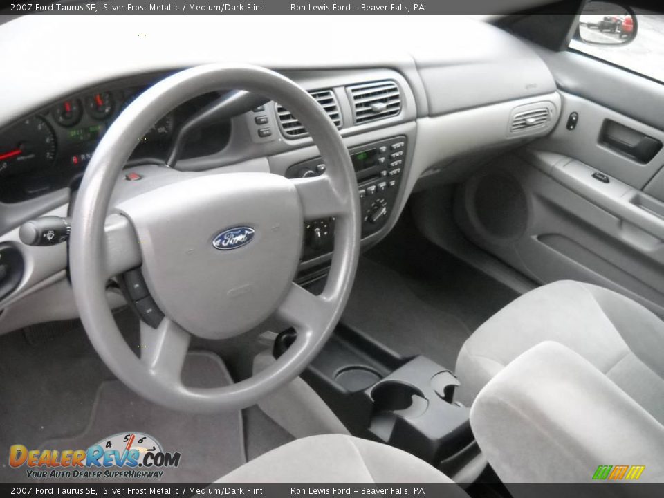 2007 Ford Taurus SE Silver Frost Metallic / Medium/Dark Flint Photo #7