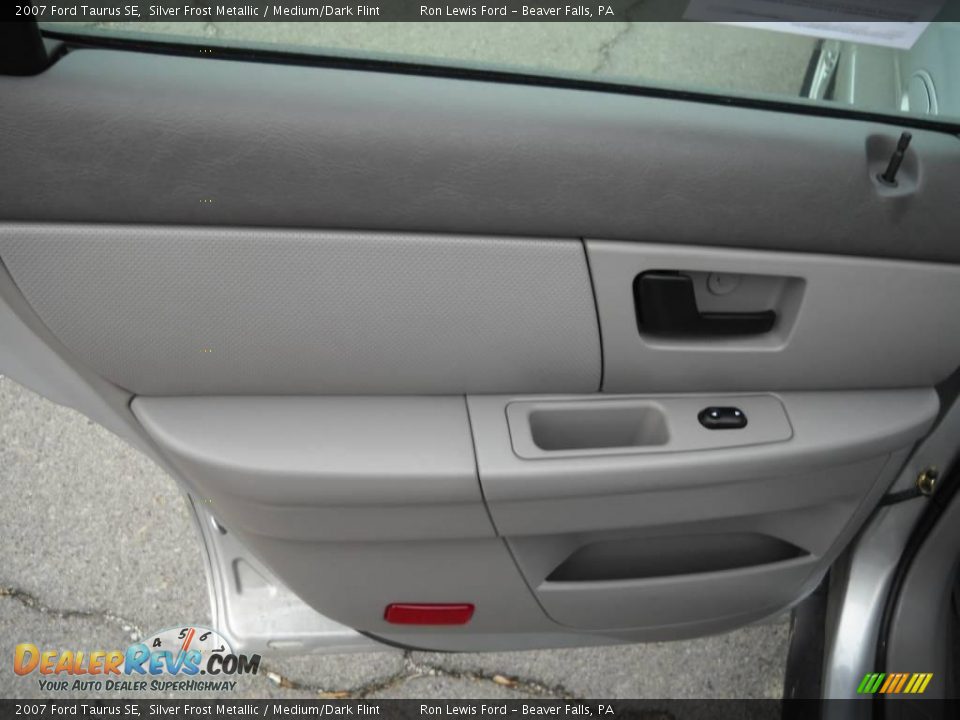 2007 Ford Taurus SE Silver Frost Metallic / Medium/Dark Flint Photo #10