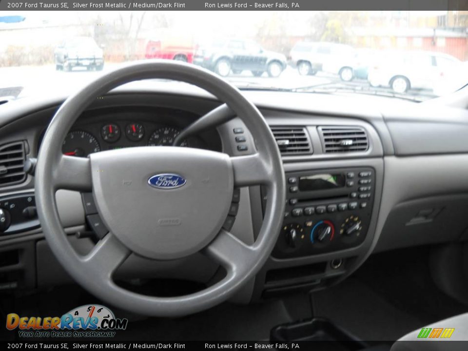 2007 Ford Taurus SE Silver Frost Metallic / Medium/Dark Flint Photo #11