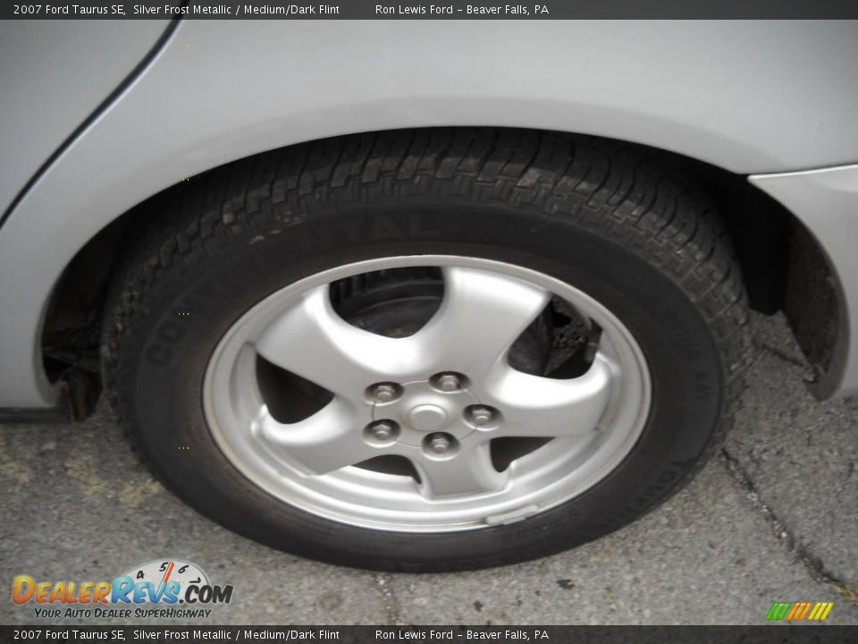 2007 Ford Taurus SE Silver Frost Metallic / Medium/Dark Flint Photo #13