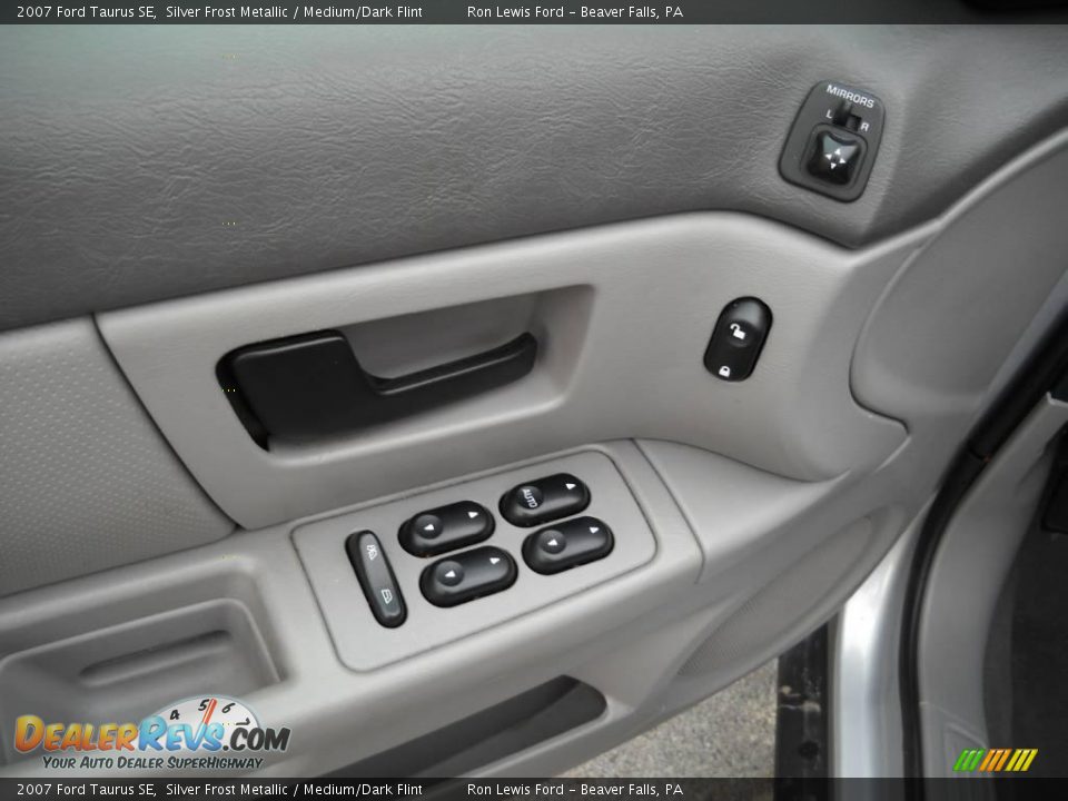 2007 Ford Taurus SE Silver Frost Metallic / Medium/Dark Flint Photo #21