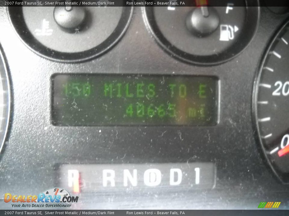 2007 Ford Taurus SE Silver Frost Metallic / Medium/Dark Flint Photo #25