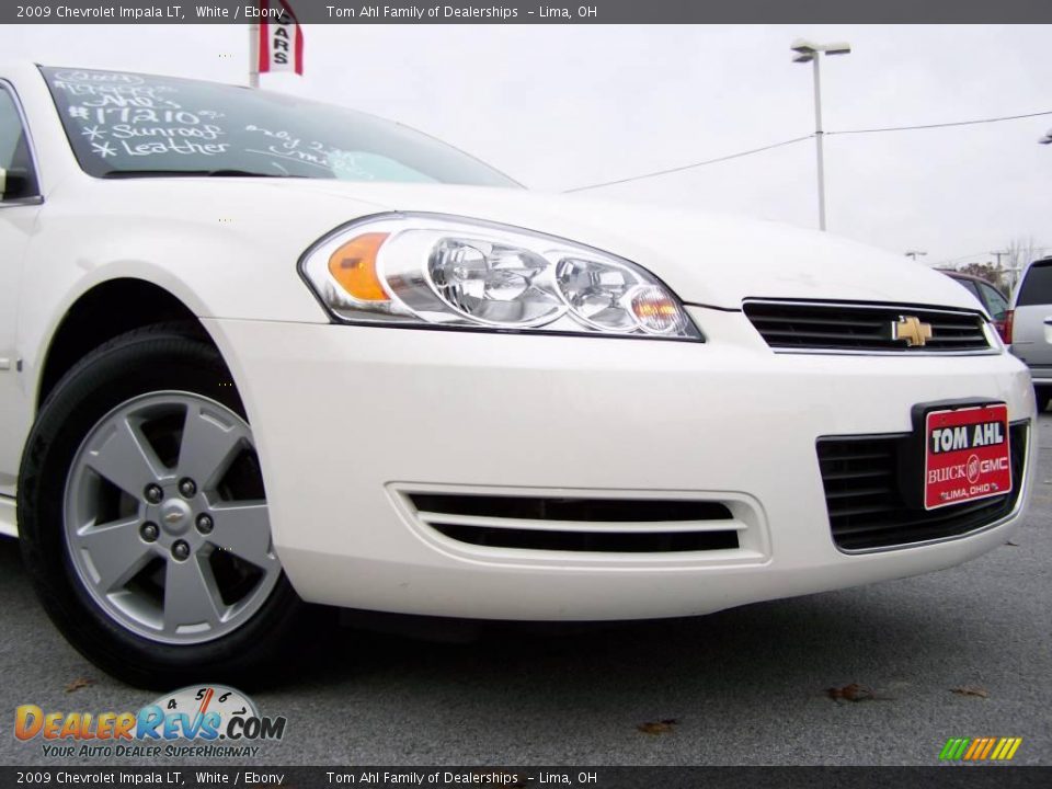2009 Chevrolet Impala LT White / Ebony Photo #2