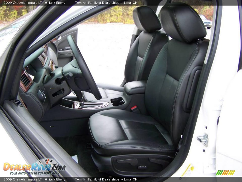 2009 Chevrolet Impala LT White / Ebony Photo #9