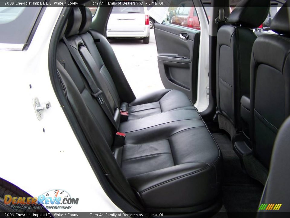 2009 Chevrolet Impala LT White / Ebony Photo #11
