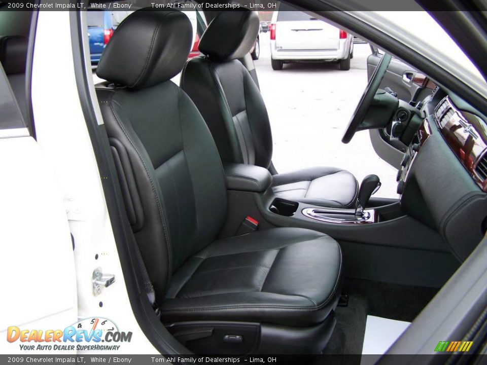 2009 Chevrolet Impala LT White / Ebony Photo #12