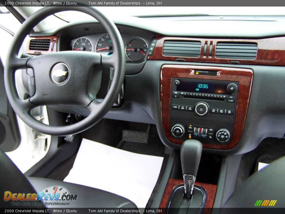 2009 Chevrolet Impala LT White / Ebony Photo #13