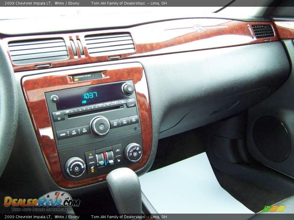 2009 Chevrolet Impala LT White / Ebony Photo #18