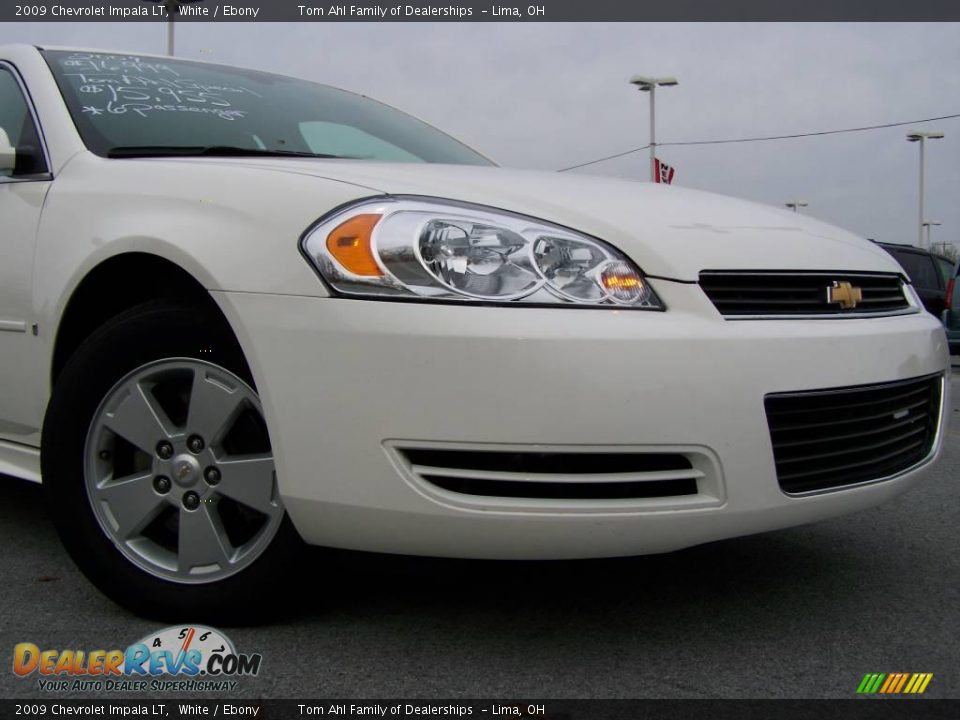 2009 Chevrolet Impala LT White / Ebony Photo #2