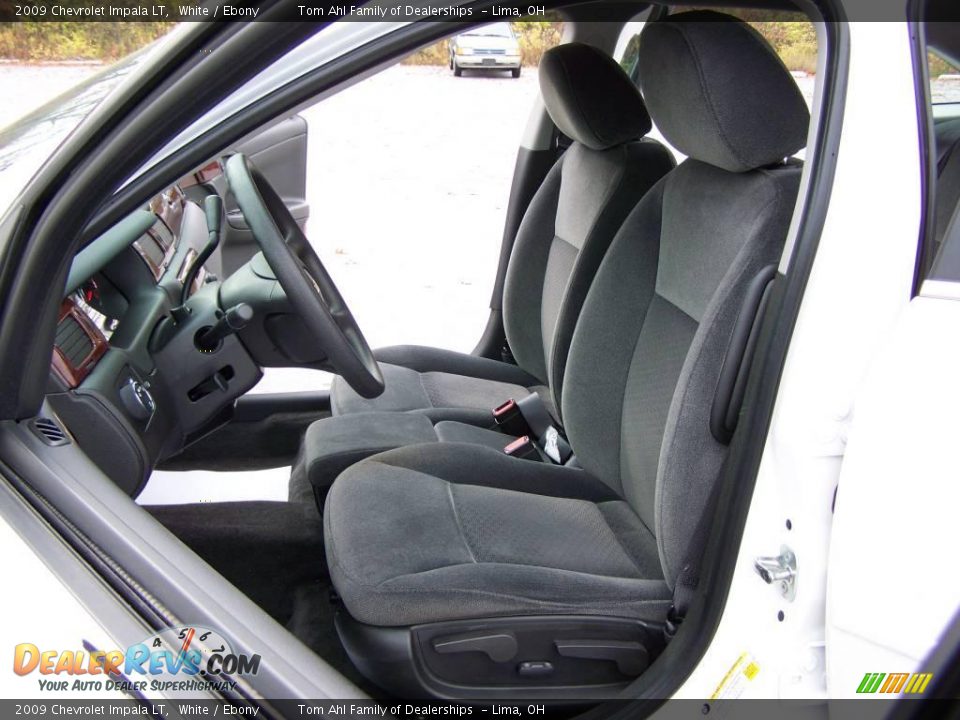 2009 Chevrolet Impala LT White / Ebony Photo #9