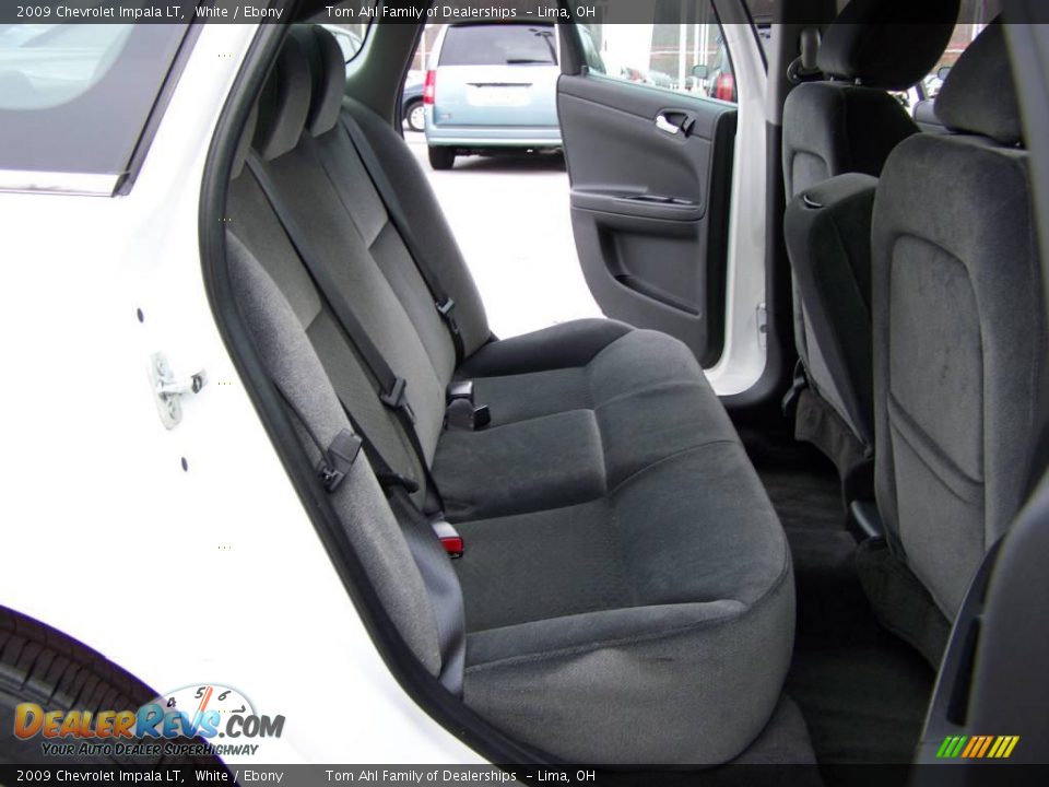 2009 Chevrolet Impala LT White / Ebony Photo #11