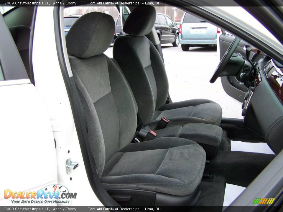 2009 Chevrolet Impala LT White / Ebony Photo #12
